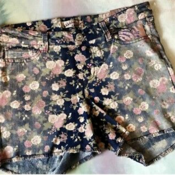 NWT Breakers Jeans by Jalate rose shorts sz 18 - Picture 2 of 4